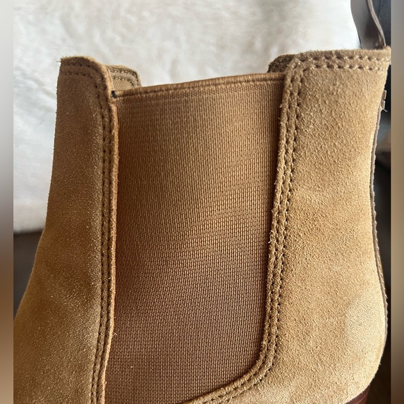 Tory Burch Stafford tan suede ankle boot - Picture 7 of 9